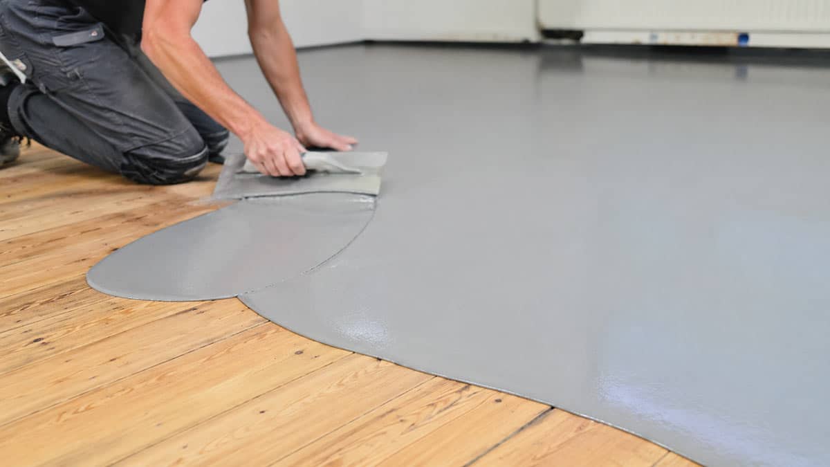 pu gietvloer over houten vloer