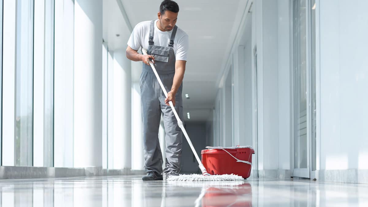 lavasteen gietvloer schoonmaken
